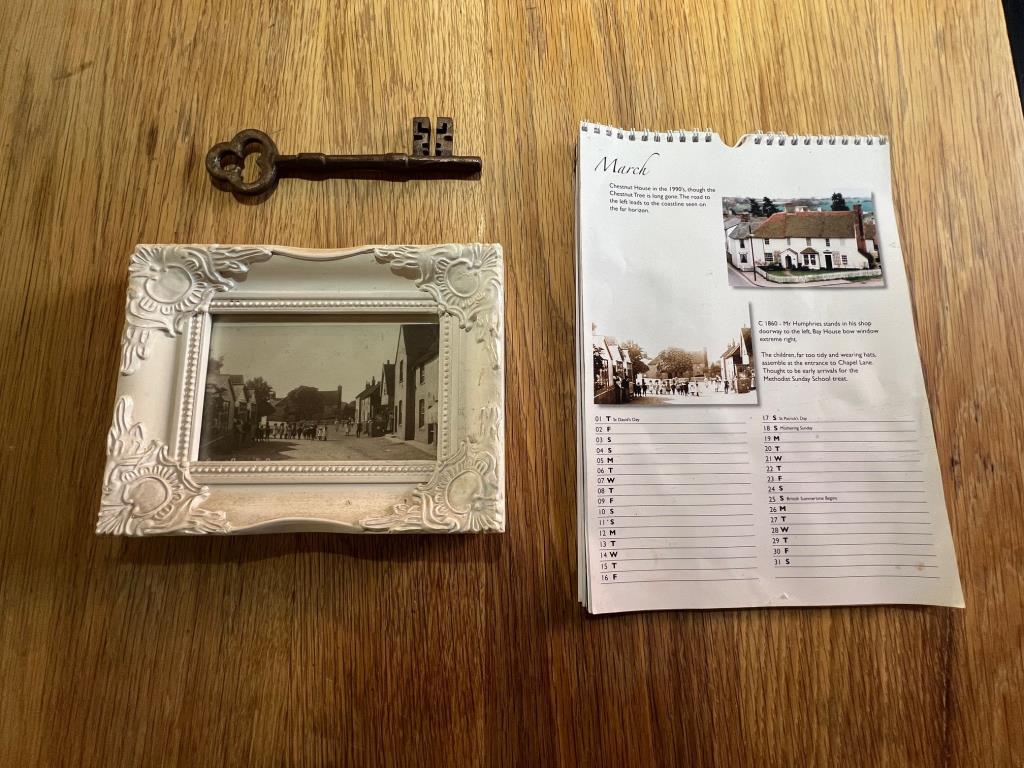 Lot: 15 - A CHARMING AND CHARACTERFUL COTTAGE LOCATED IN THE HISTORIC VILLAGE OF ST. OSYTH - Old photo of property and key